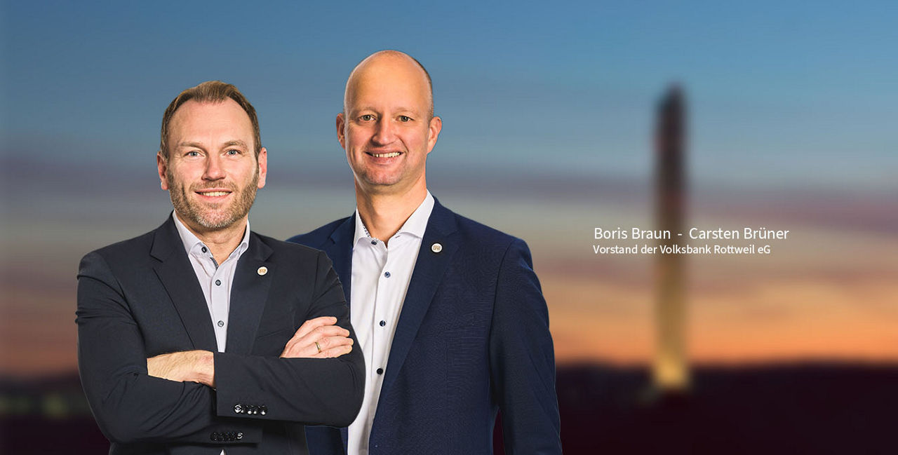 Mitarbeiterbild: Herren Boris Braun, Carsten Brüner und im Hintergrund verschwommen die Stadt Rottweil.