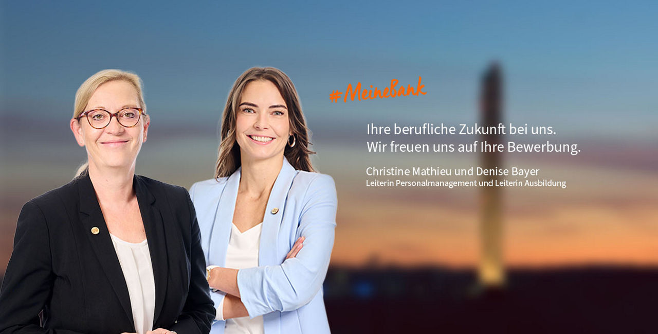 Mitarbeiterbild: Frau Christine Mathieu und im Hintergrund verschwommen die Stadt Rottweil.