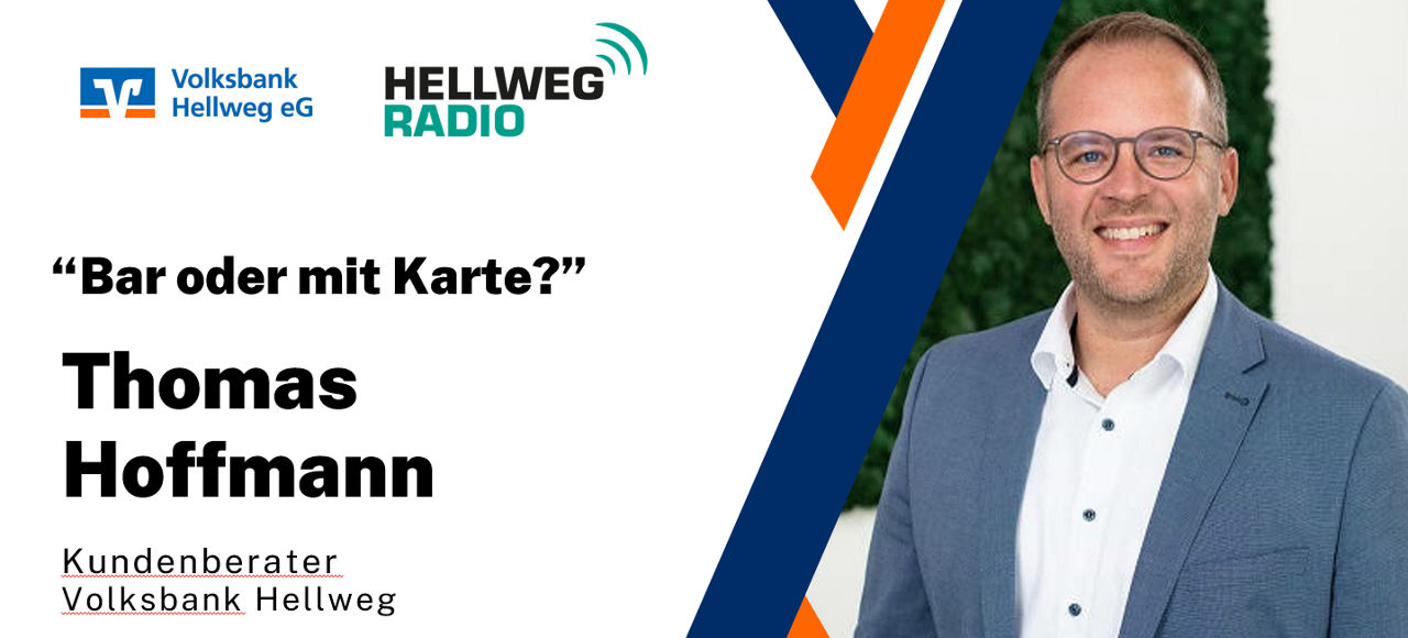 Links steht der Name des Podcasts und des Gasts. Rechts ist ein Foto von Thomas Hoffmann.