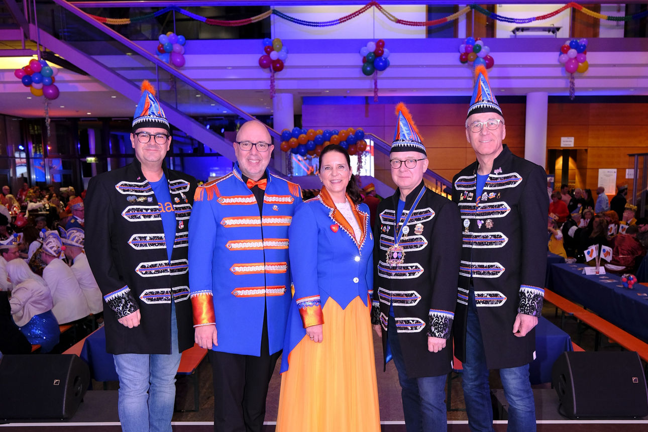 Moderatorenteam mit Gesamtvorstand der Volksbank Köln Bonn eG