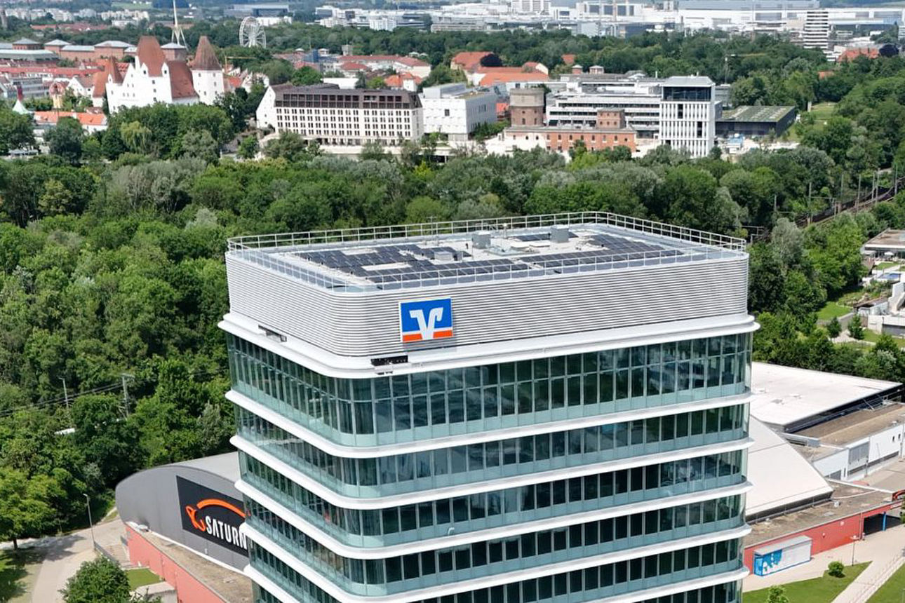 DonauTower mit Altstadt Ingolstadt im Hintergrund