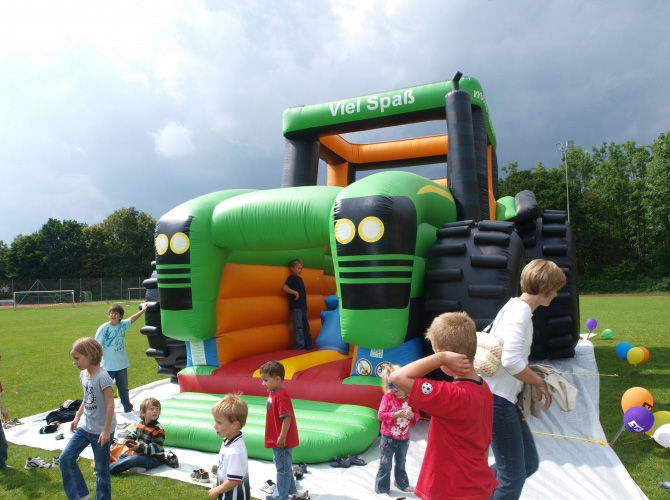 Hüpfburg "Traktor"