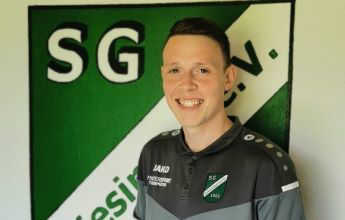 Kinder im Trikot