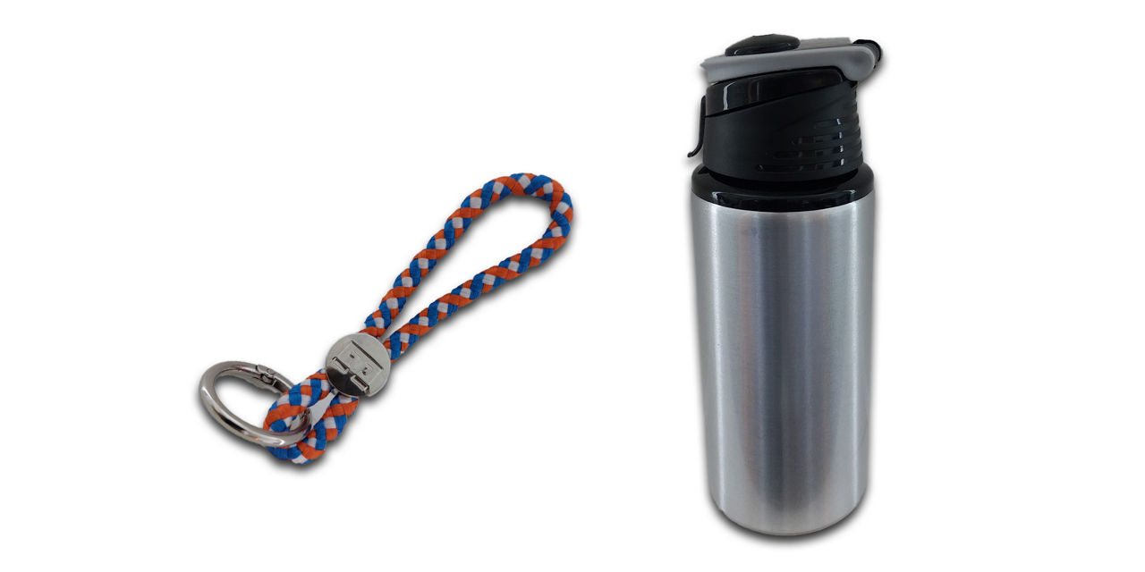 Schlüsselanhänger und Trinkflasche