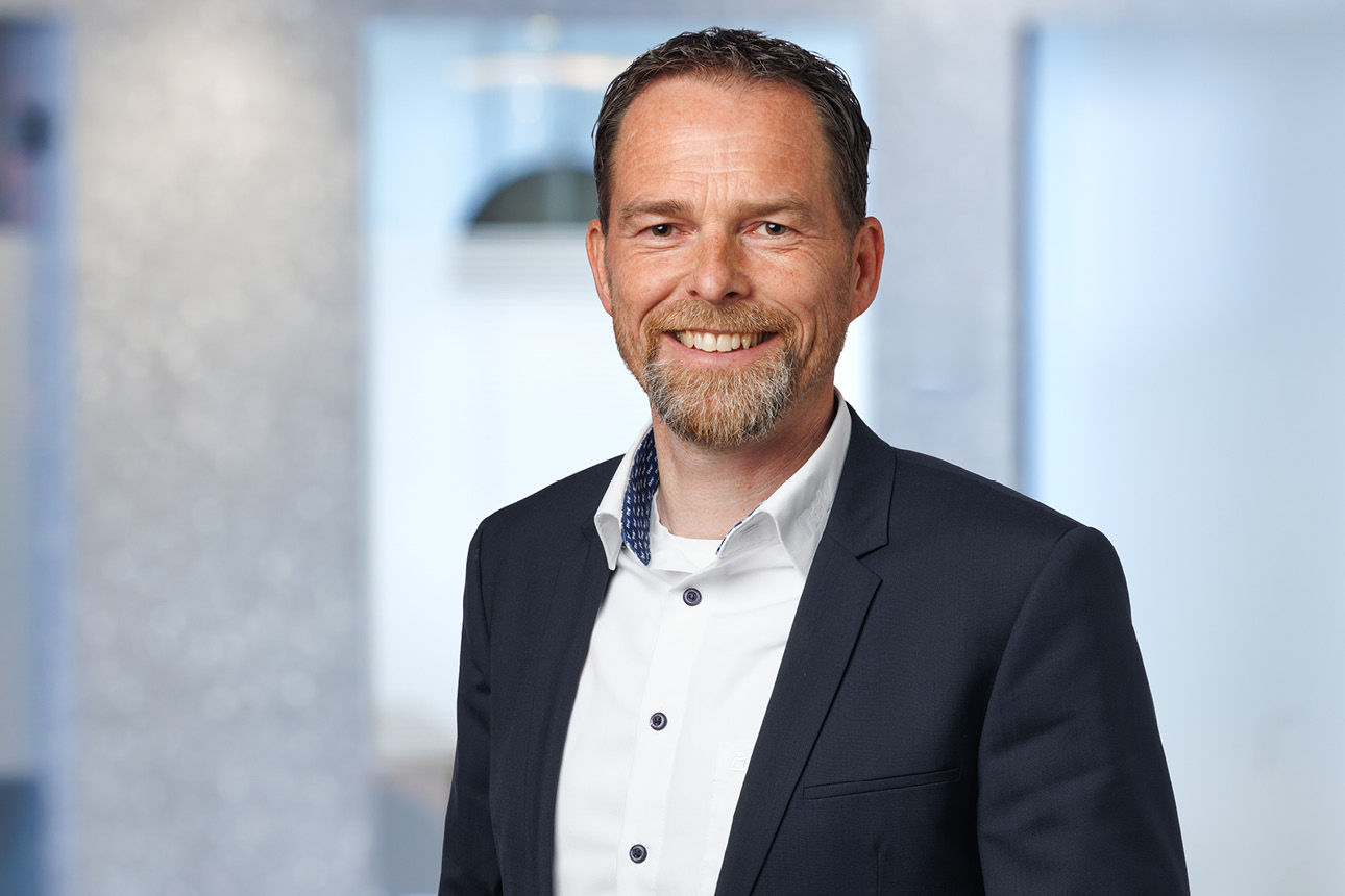Alexander Tröndler – R+V