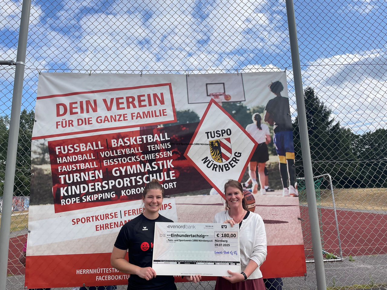 Spendenübergabe an den Tuspo Nürnberg 