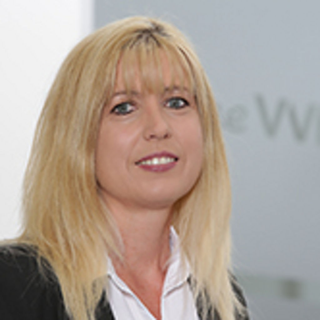 Frau Karin Ullrich