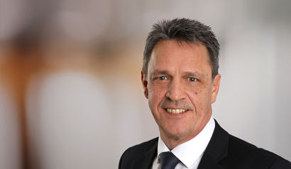 Link öffnet direkte Kontaktaufnahme per E-Mail im neuen Fenster