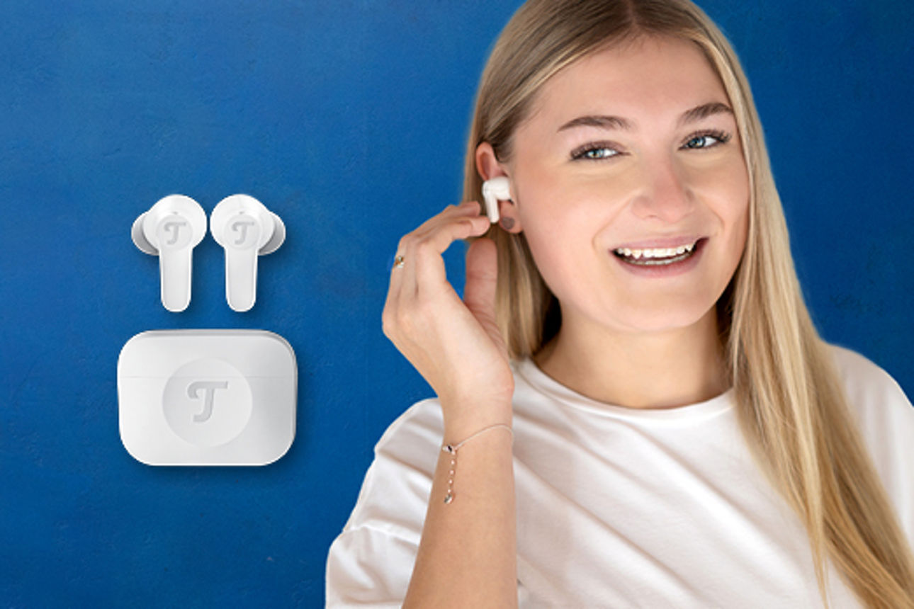 Frau mit Teufel Kopfknöpfe