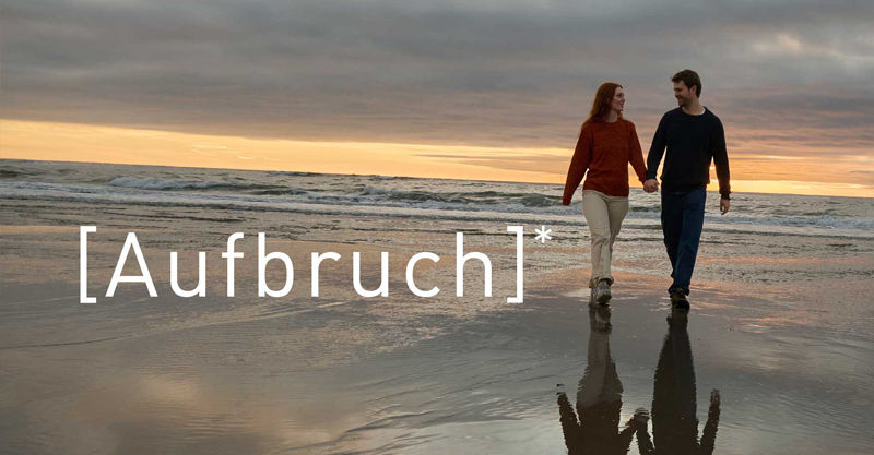 Zwei Personen am Strand