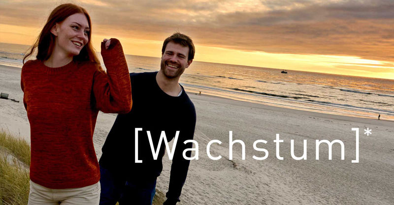 Zwei Personen am Strand