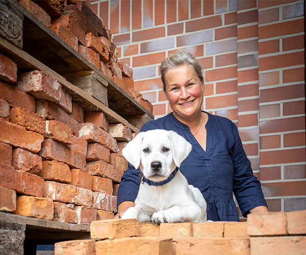 Susann Wesseloh mit ihrem Hund Fiete