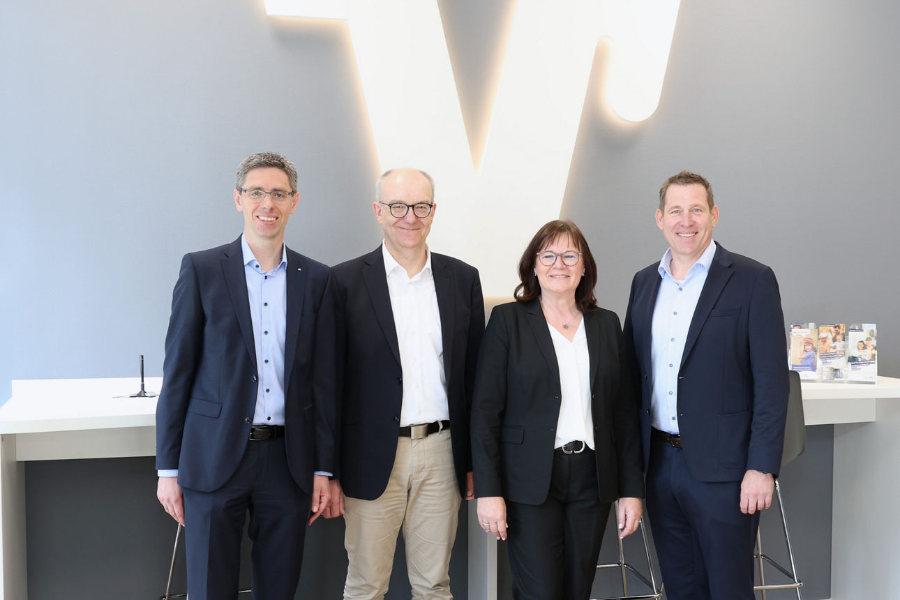 Neueröffnung Uerdingen, Vorstand und Geschäftstellenleiterin Stefanie Jekutsch