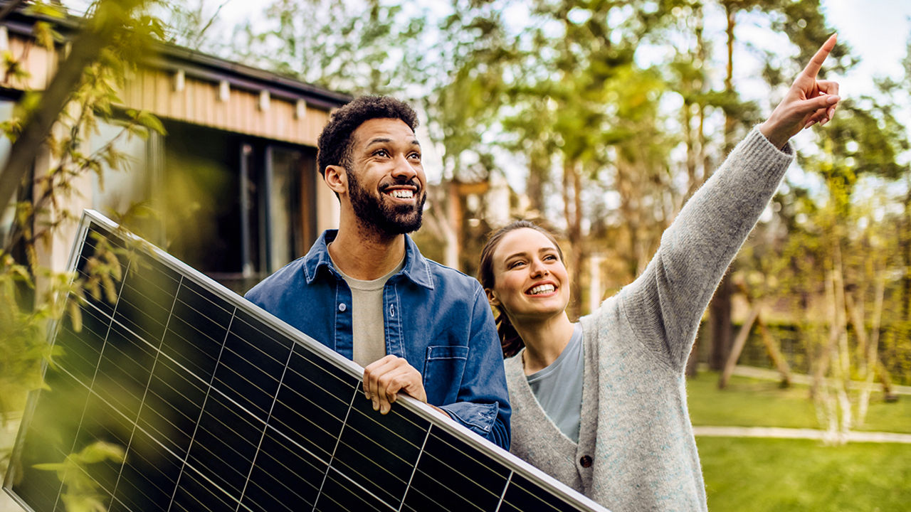 Menschen mit PV - Anlage