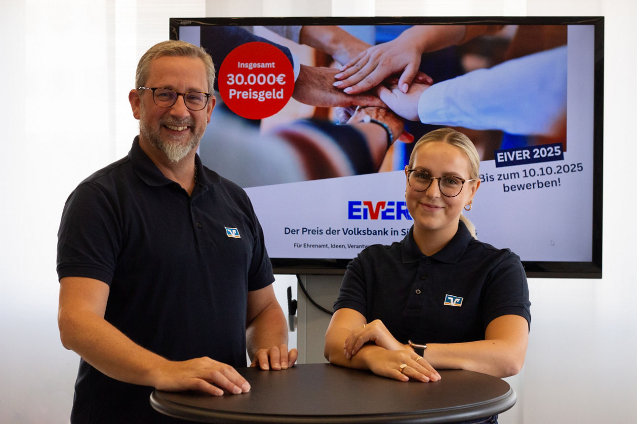 Ansprechpartner Herr Thiele und Frau Chobot am Stehtisch