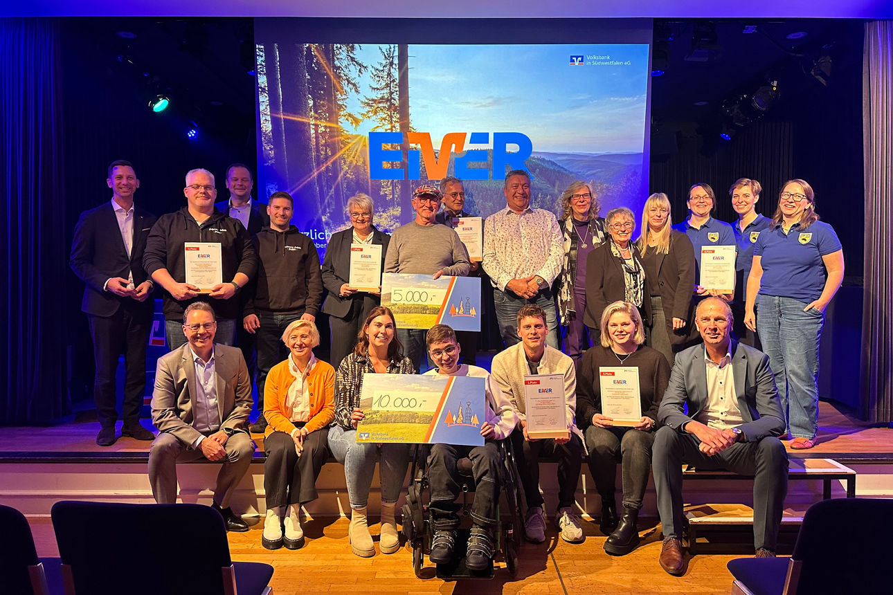 Vereine in Südwestfalen mit dem EIVER-Preis für Ehrenamt ausgezeichnet