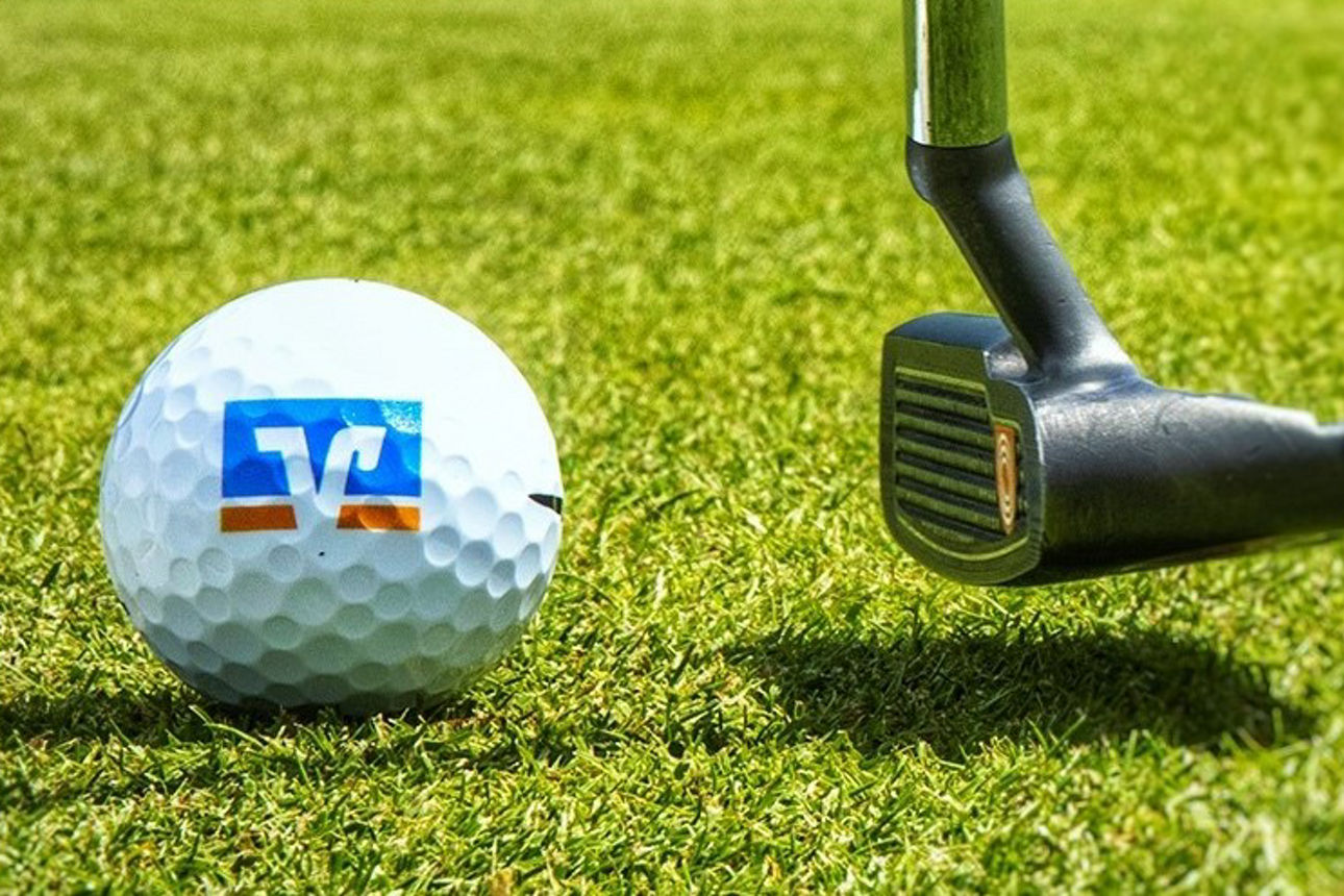 Bild (VR Golfball mit Schläger)