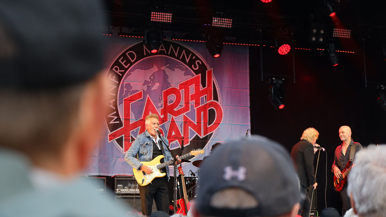 Manfred Mann´s Earth Band auf die Bühne