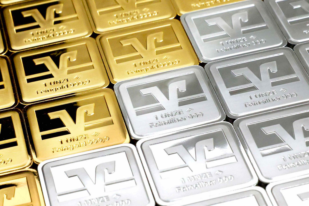 Gold und Silber Platten mit dem VR-Bank Logo