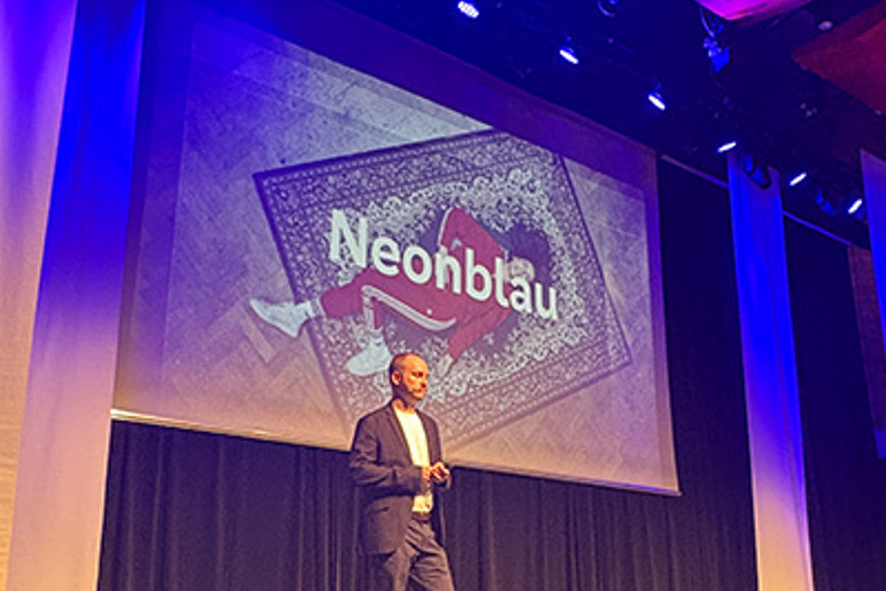 Vorstellung des Whats´s next? Neon blau: Die Next Gen Consultancy der Volksbanken Raiffeisenbanken