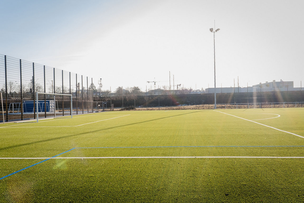  Der neue Fußballplatz des ESV München-Ost an der Thomas-Hauser-Straße in Trudering