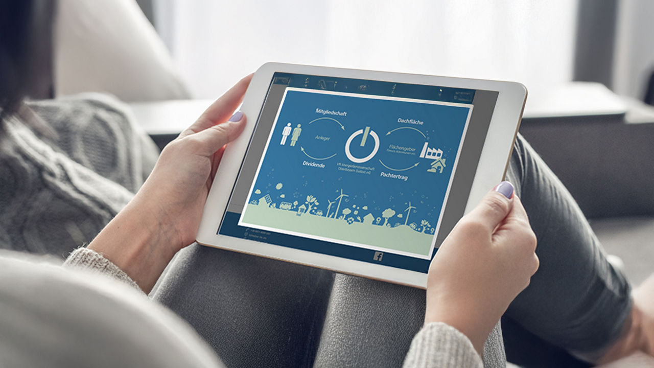 Hände mit einem Tablet 