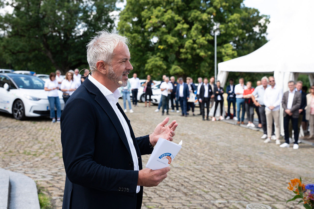 Kleine Rede vor der Übergabe