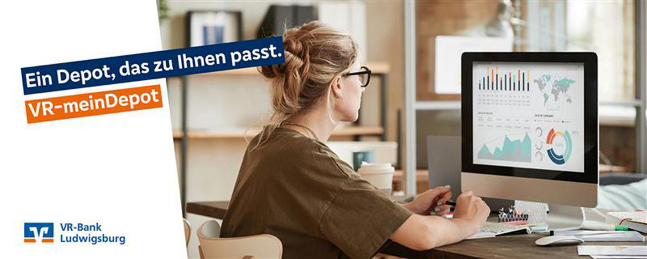 Junge Frau analysiert bunte Finanzdiagramme am Computer – daneben Werbung für VR-meinDepot der VR-Bank Ludwigsburg.