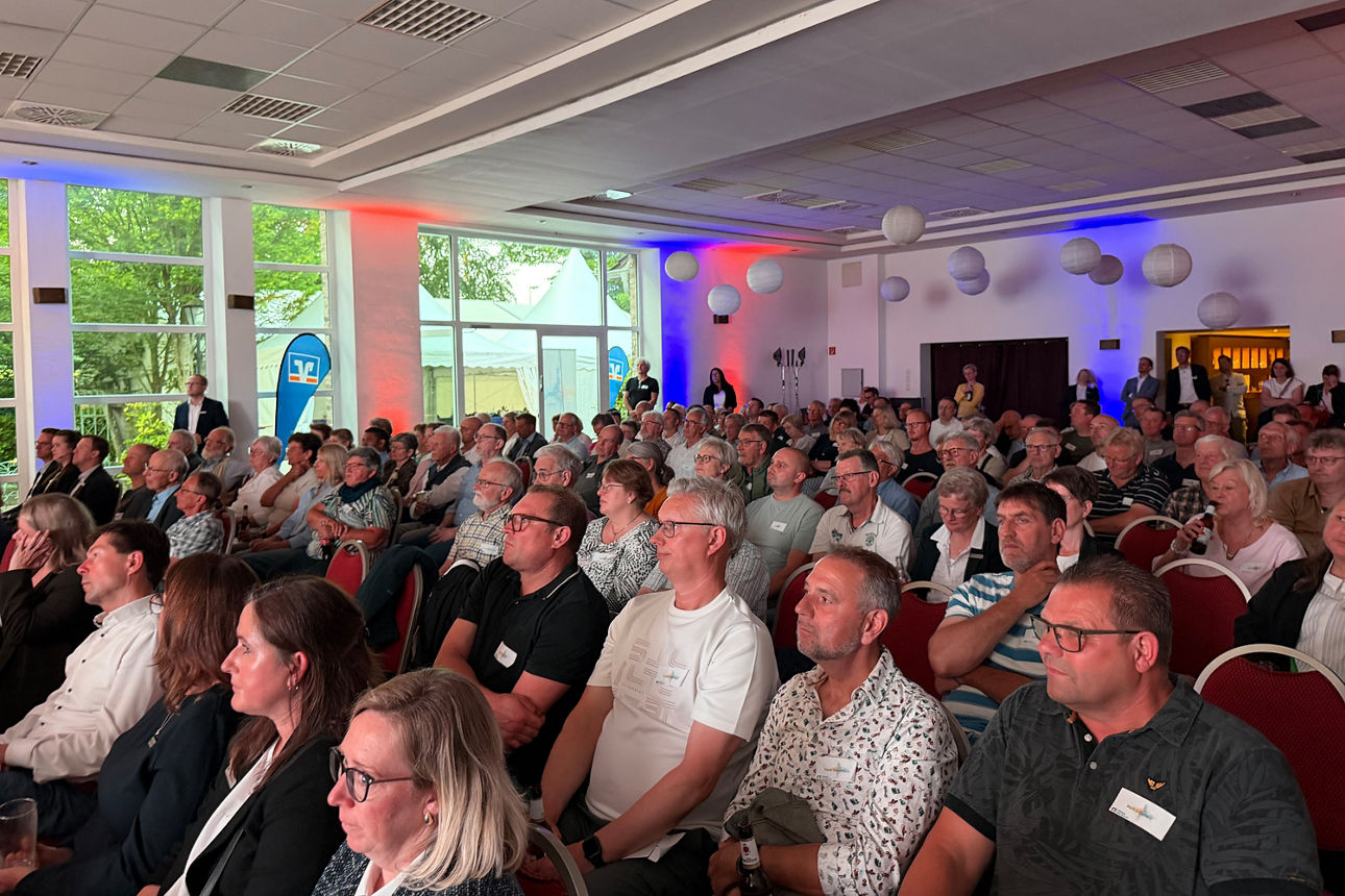 Unsere gewählten Vertreter im Saal Ramirez