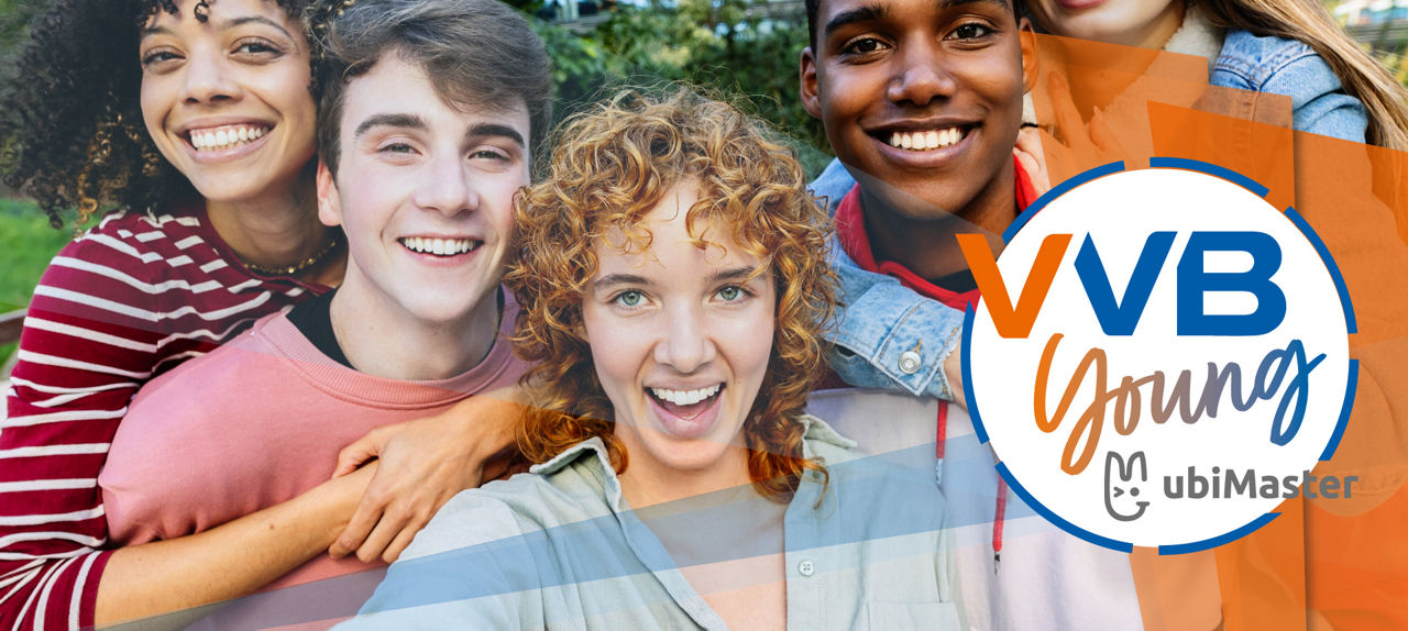 4 junge Leute machen ein Selfie im Park