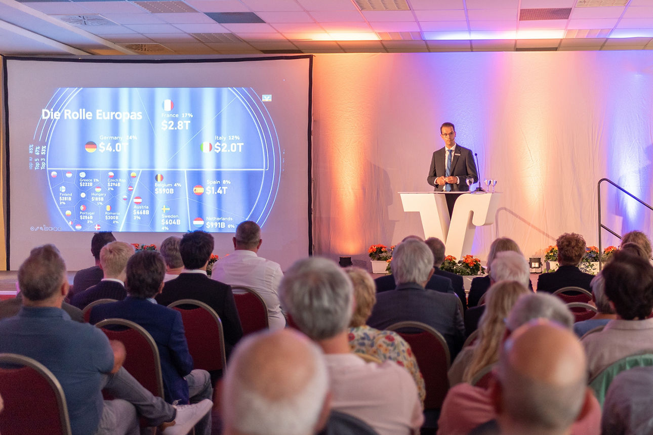 Stefan Korte am Rednerpult.