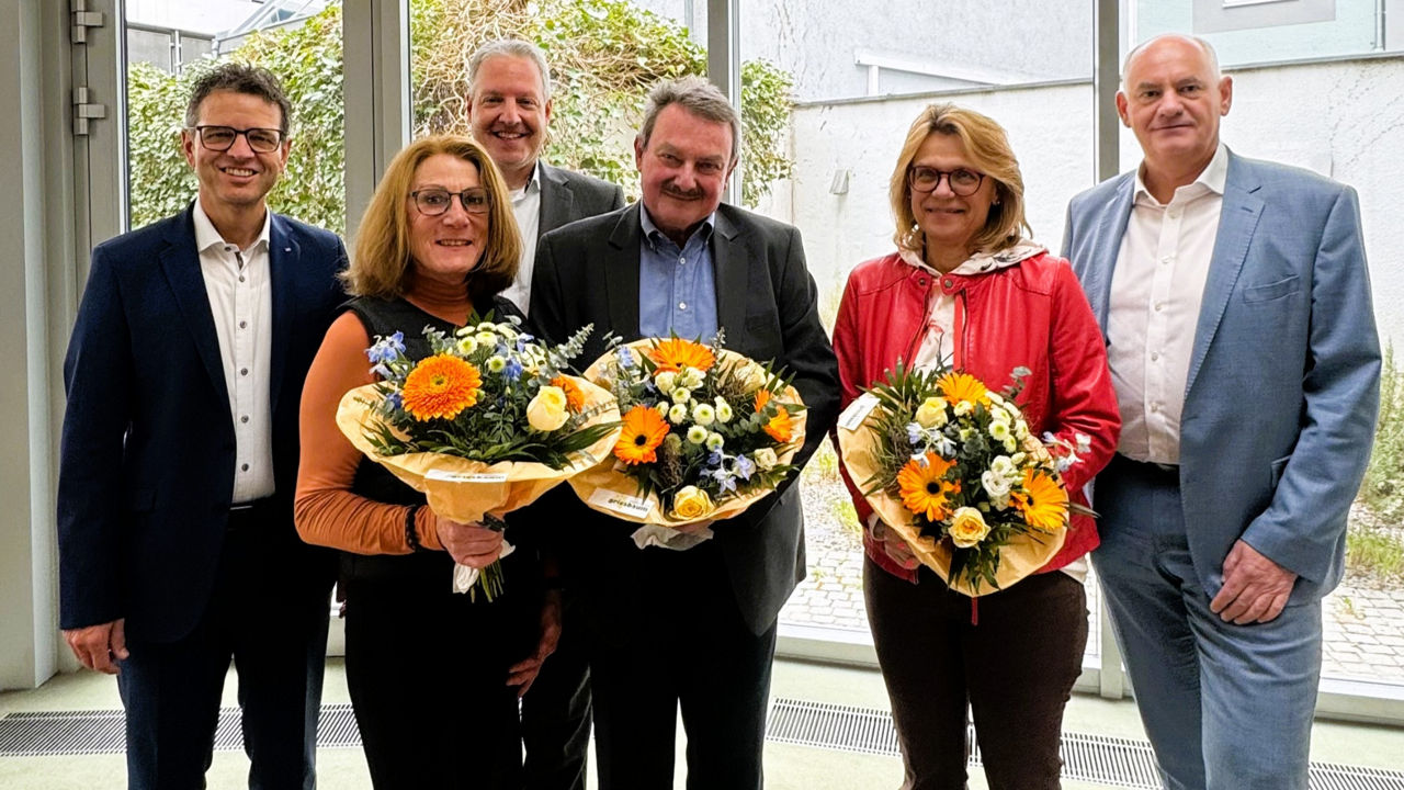 Auf dem Bild sind Peter Rottenecker, Karin Vollmer, Philipp Rösch, Bernd Brucker, Karin Wussler und Reiner Richter zu sehen