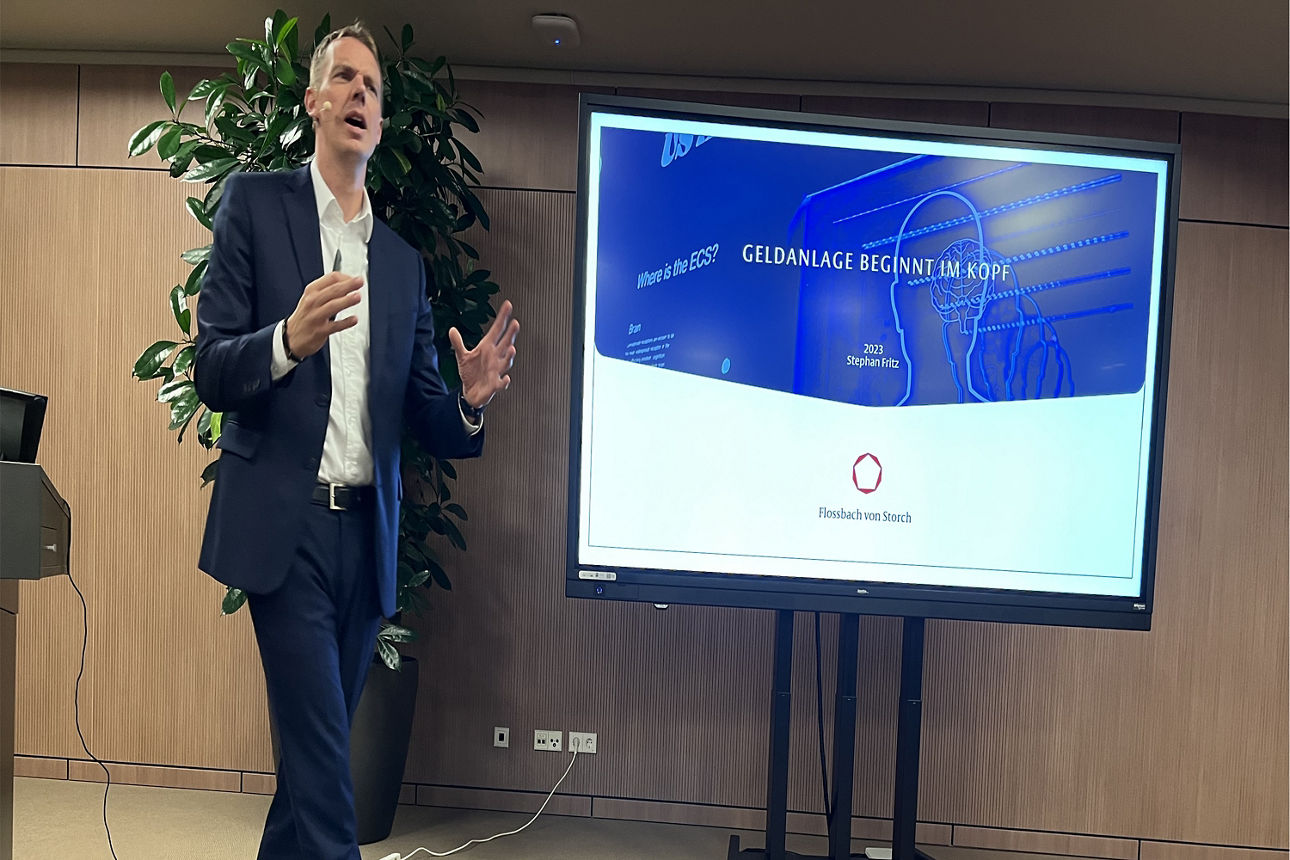 Impressionen des Vortrags - Foto des Referenten beim Vortrag