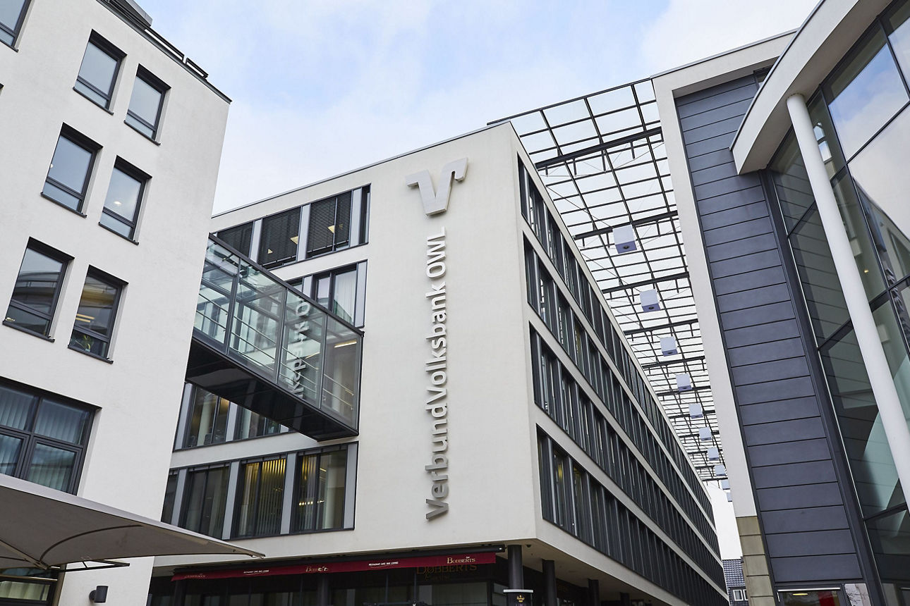 Außenansicht der VerbundVolksbank OWL in Paderborn