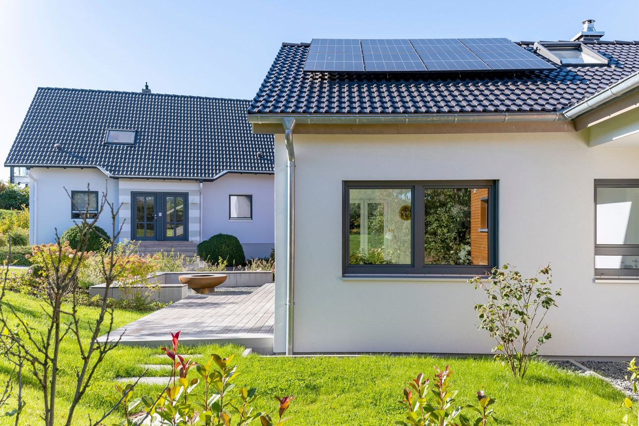 moderne Einfamilienhäuser im Grünen