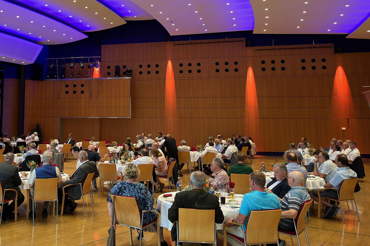 Aufnahme des Saales auf einer Vertreterversammlung der VR Bank Amberg-Sulzbach eG