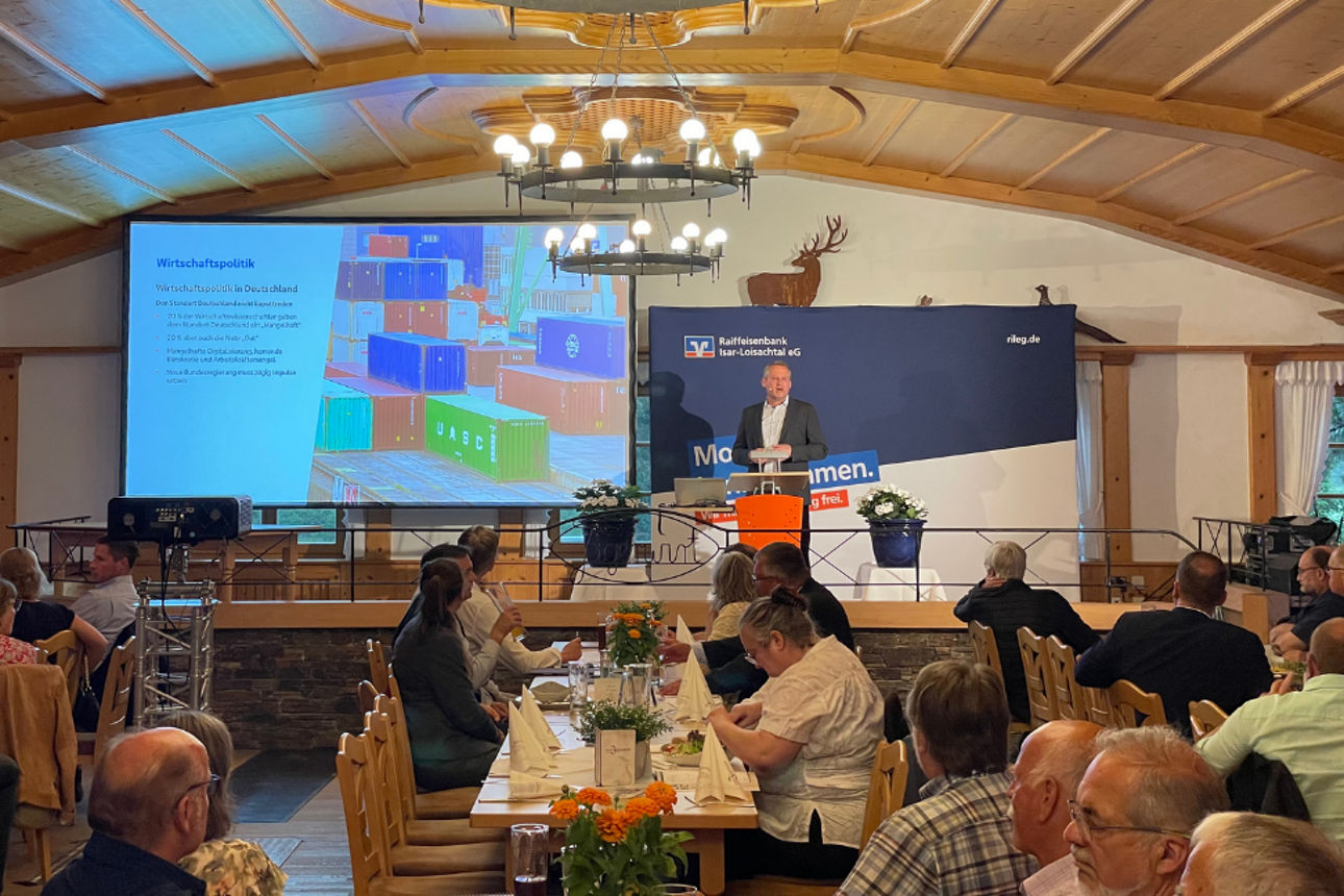 Vertreterversammlung - Uwe Massong hält eine Rede