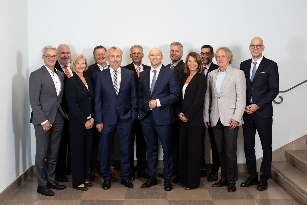 Gruppenfoto: Aufsichtsrat und Vorstand der Volksbank Zuffenhausen eG