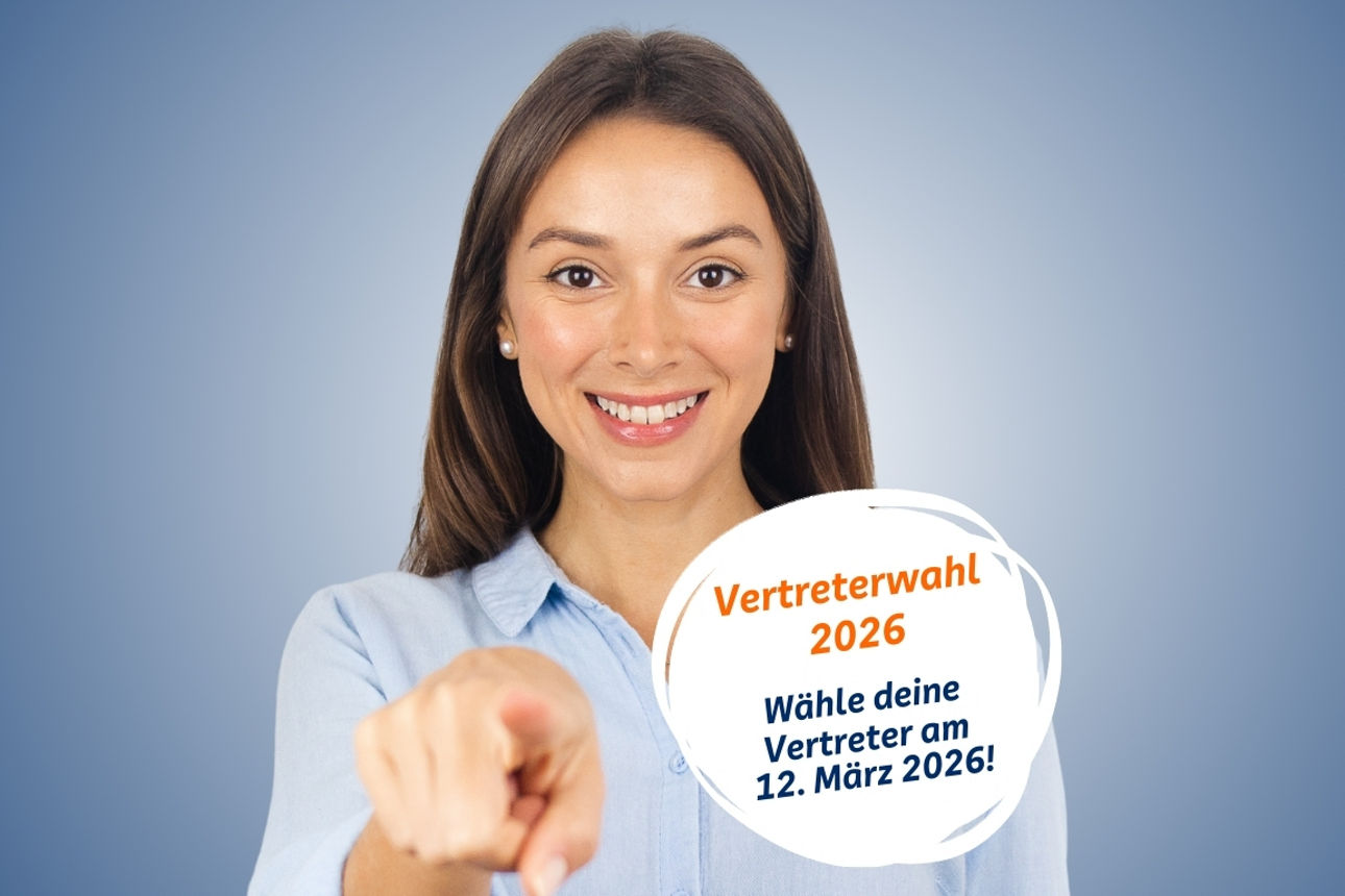 Eine junge Frau zeigt mit dem Zeigefinger auf dich