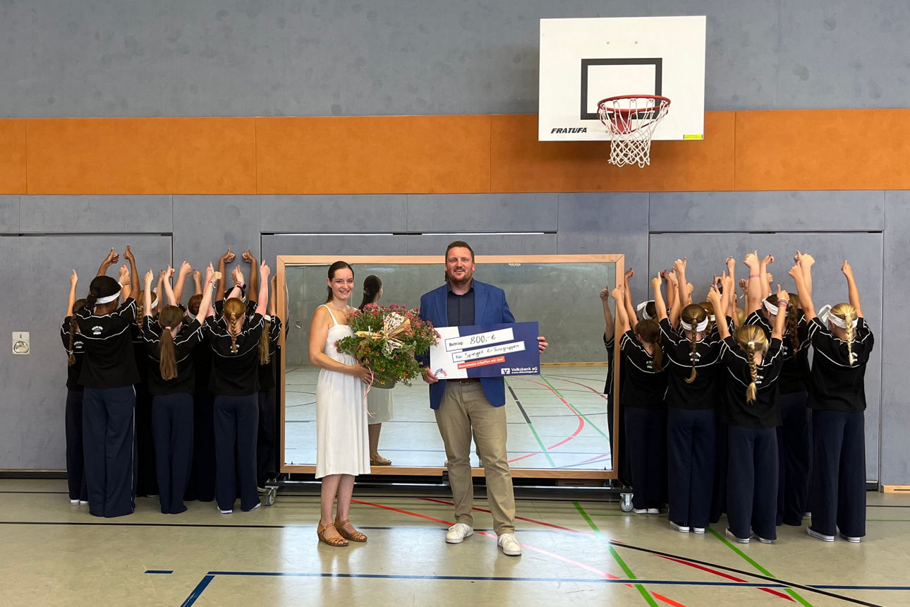 Spendenübergabe mit der Tanzabteilung des VfL Löningen e.V.