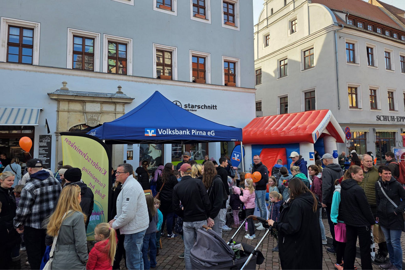 Viele Besucher an unserem Stand der Volksbank Pirna eG.