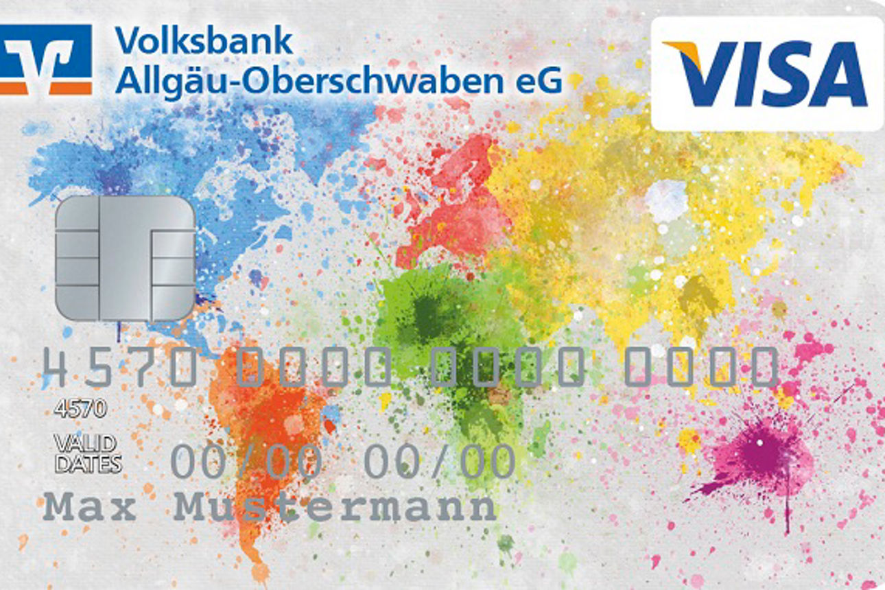 VISA Card mit Banklogo mit einer Weltkarte darauf, die in verschiedenen Farben dargestellt wird.