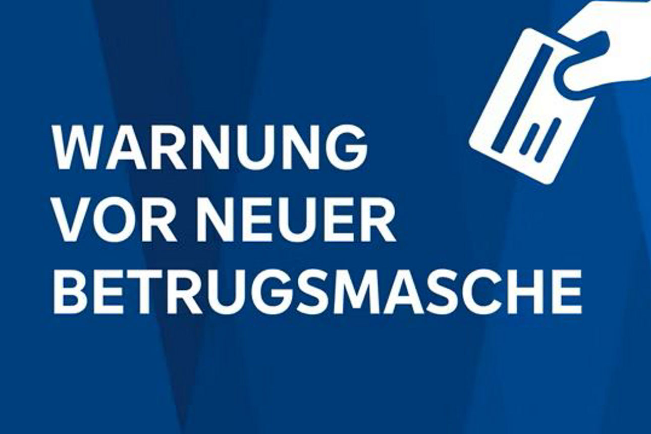 Warnhinweis vor blauem Hintergrund