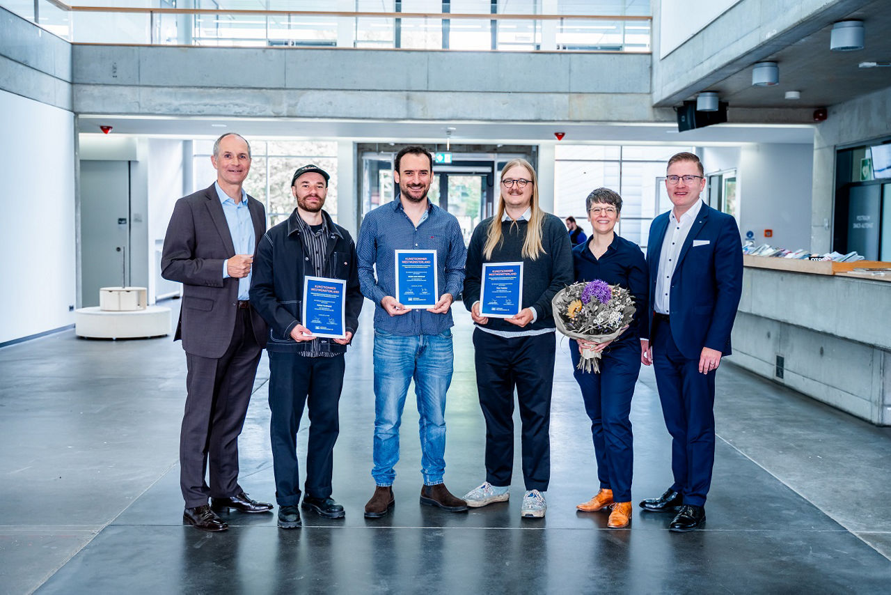 Foto zeigt die 3 Stipendiaten des Jahres 2025