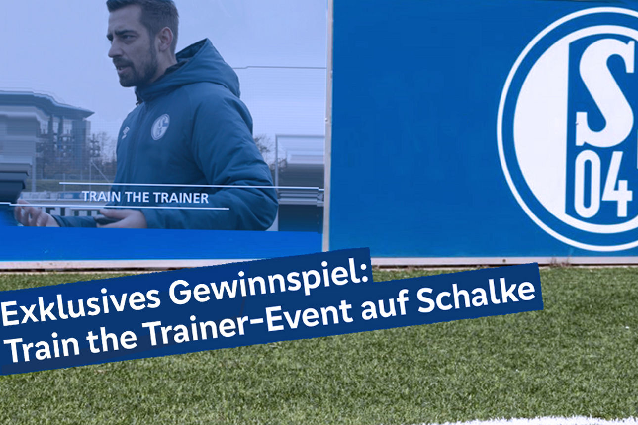 Teaser-Grafik mit Fußballplatz-Ecke und Foto eines Trainers