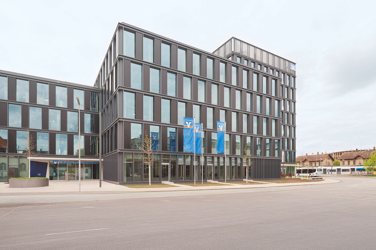 Verwaltungsgebäude der Volksbank Mittlerer Neckar eG in Wendlingen