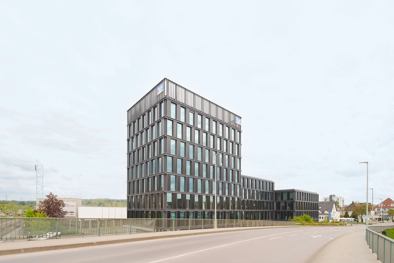 Verwaltungsgebäude der Volksbank Mittlerer Neckar eG in Wendlingen