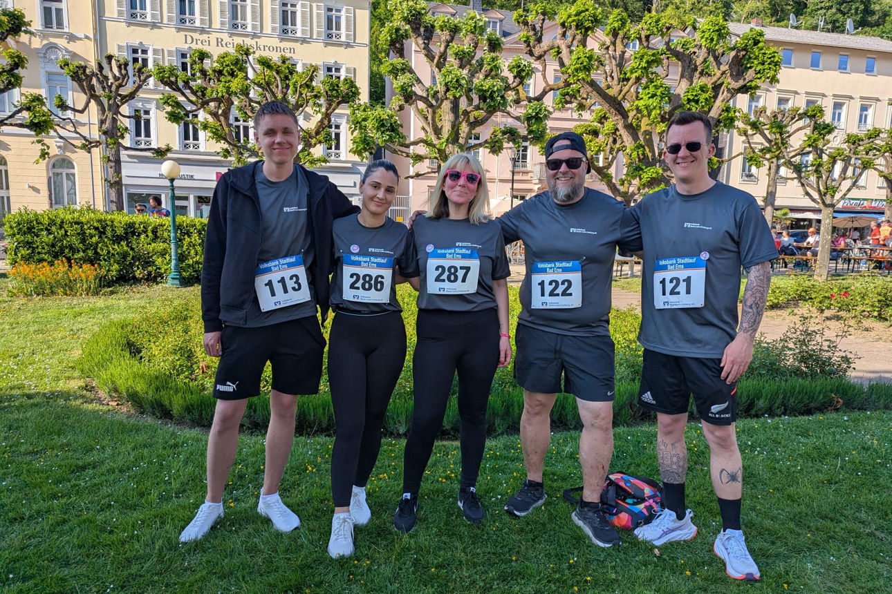 Mitarbeiter der Volksbank Rhein-Lahn-Limburg eG beim 18. Volksbank Stadtlauf in Bad Ems