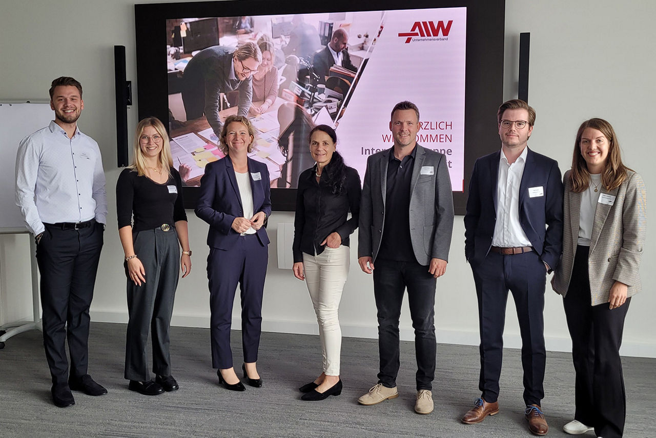 Gruppenfoto von 7 Personen 