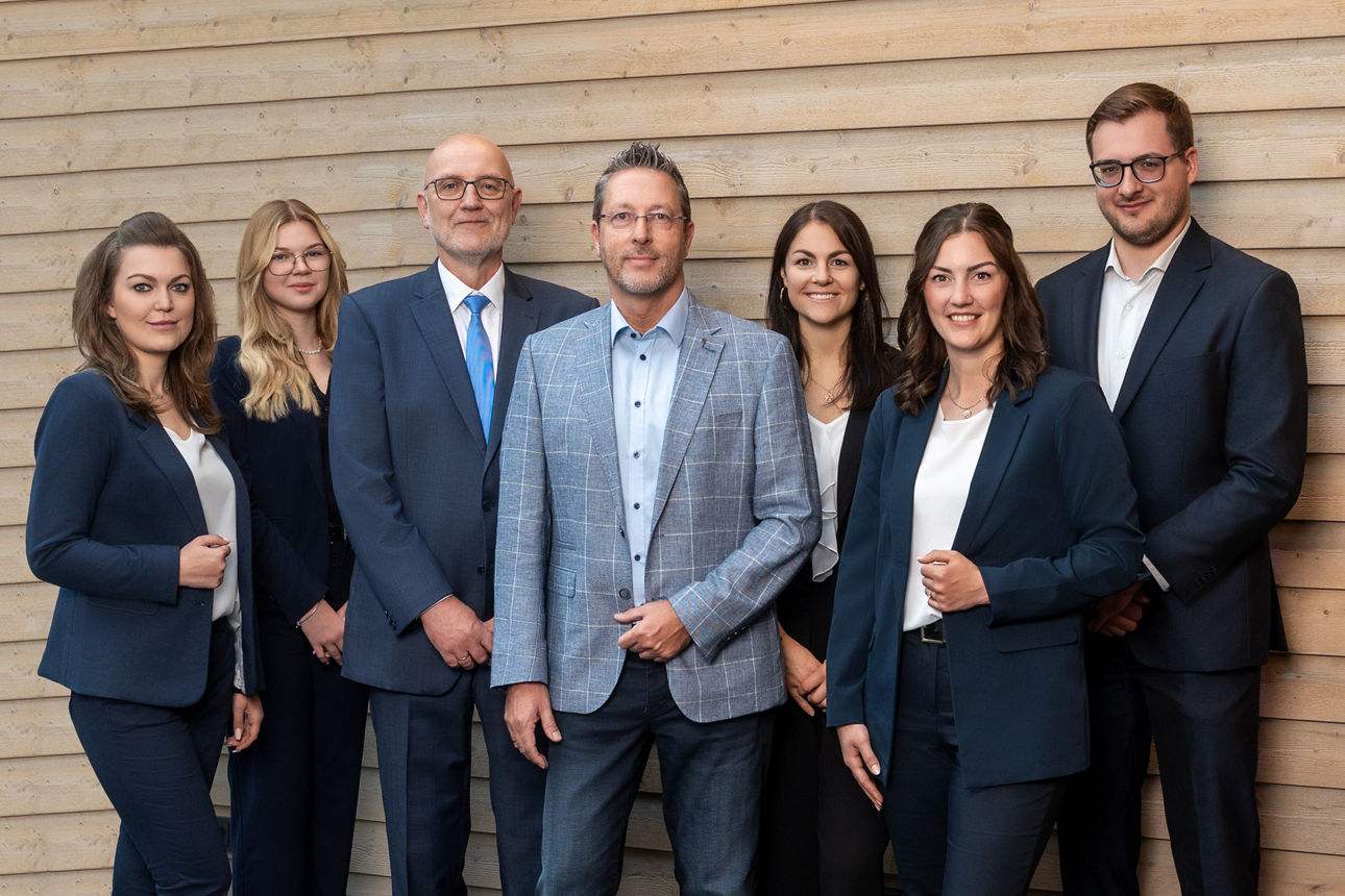 Gruppenfoto unserer 7-köpfigen Immobilienabteilung